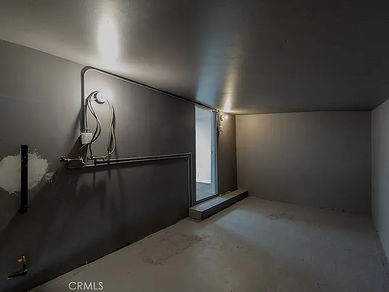 818 E Stearns Ave #1/2 — Photo 23