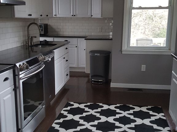4th image of 2908 Crosby Ave
