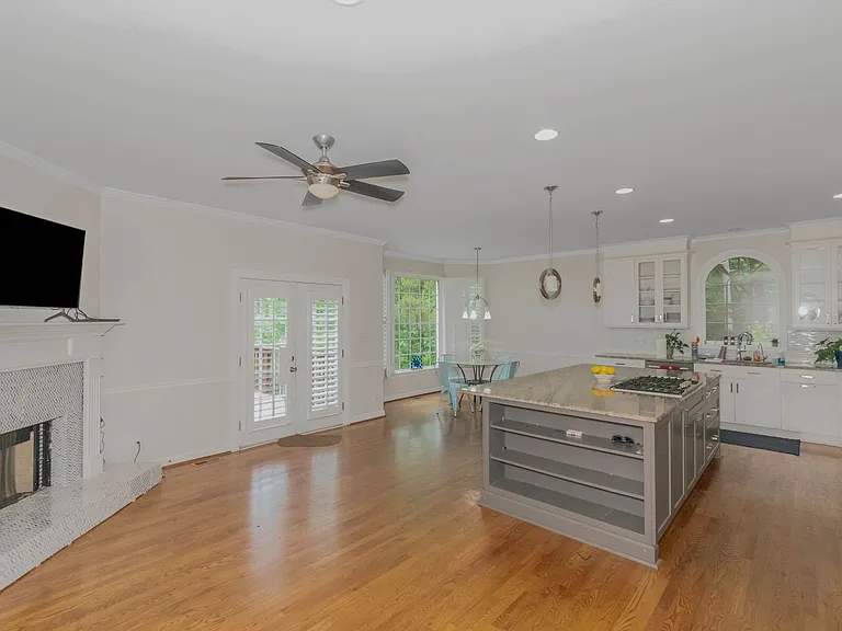 1450 Hillcrest Hts — Photo 39