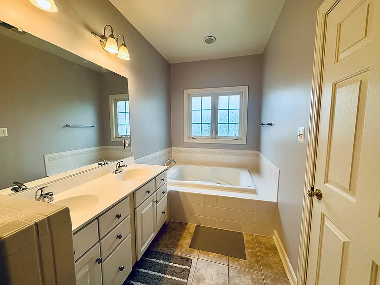 3670 Carriage Hill Dr — Photo 19