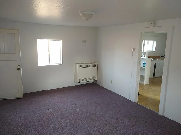 1060 Robinson St — Photo 1