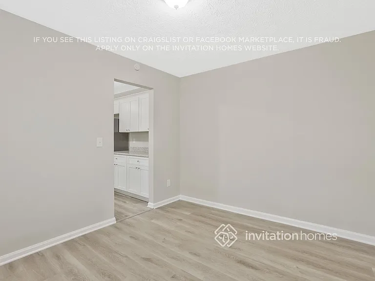 690 Greenhedge Dr — Photo 9