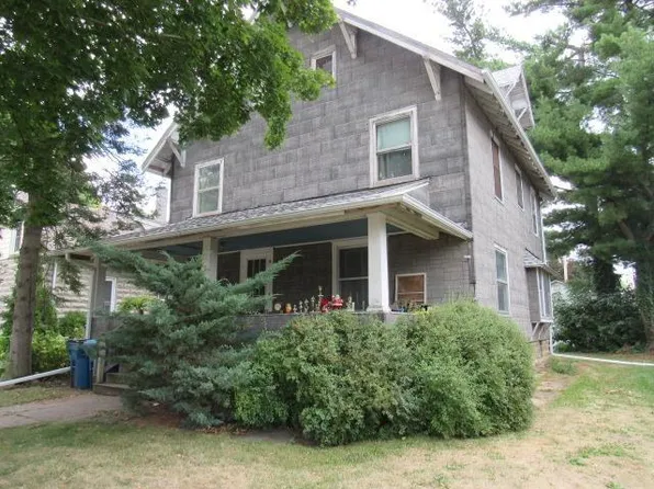 409 S Chestnut St, Monticello, IA 52310