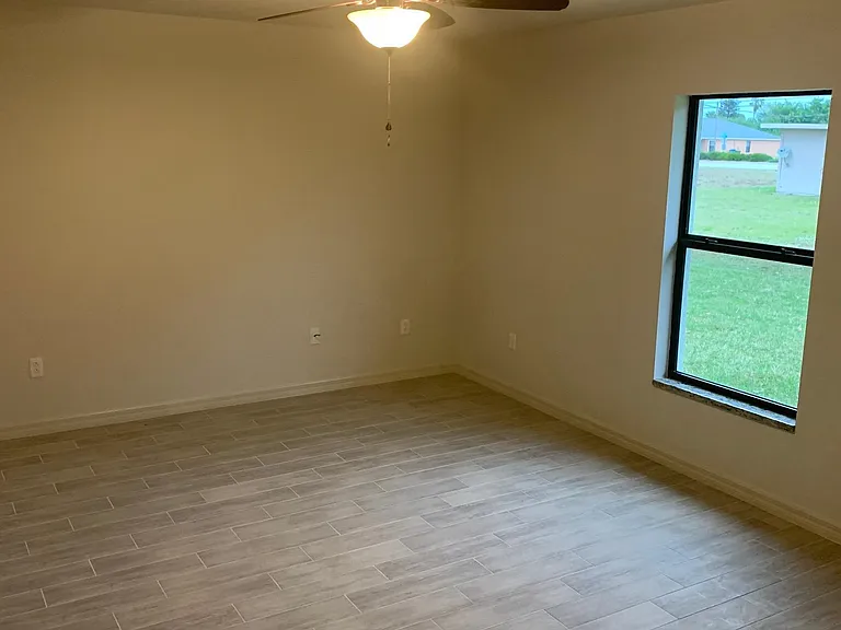 3533 SW 8th Pl — Photo 9