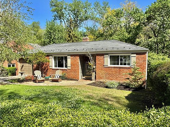 2nd image of 189 Inglewood Dr