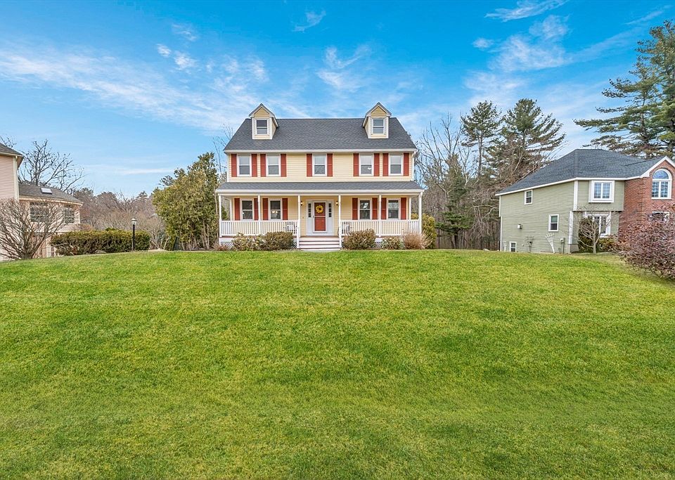1st image of 10 Stonehedge Dr