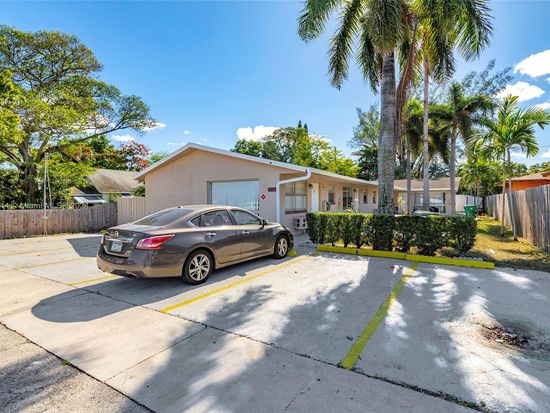55 SW 13th St, Dania, FL 33004