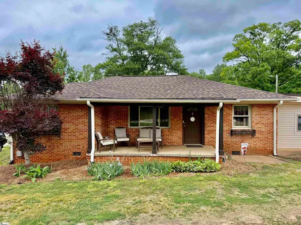 1406 Geer Hwy, Travelers Rest, SC 29690
