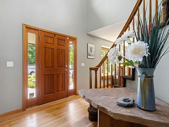 3rd image of 1200 Cliffrose Ct