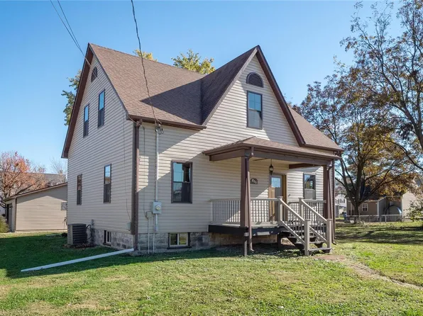 206 N 2nd St, New Baden, IL 62265