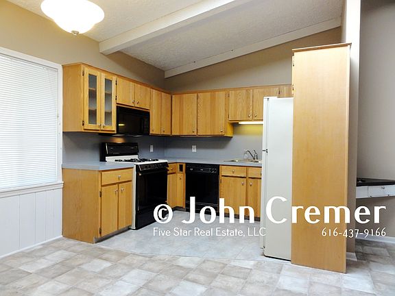 Kitchen (wide view)