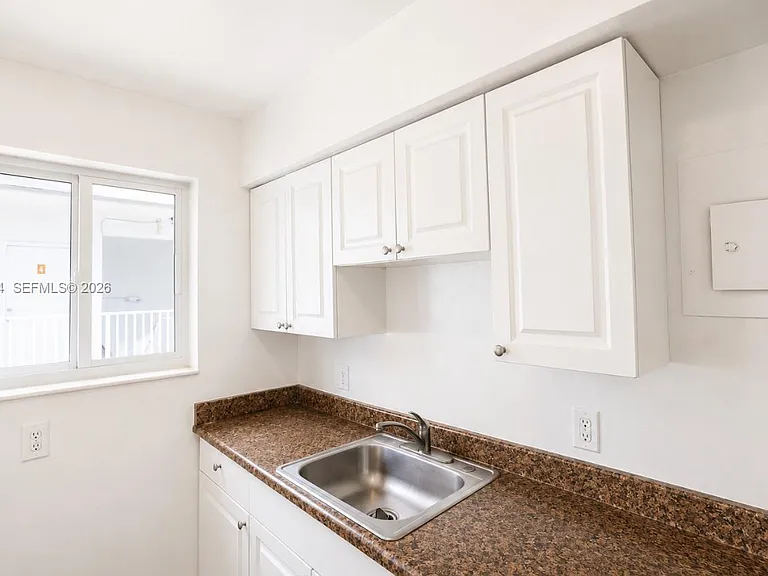 7721 Dickens Ave #7 — Photo 2