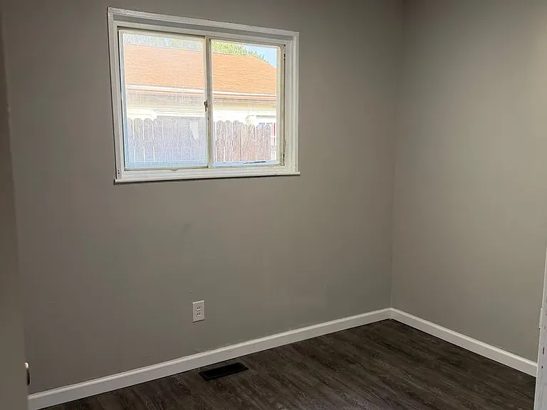 2905 Fairmount St NE — Photo 4