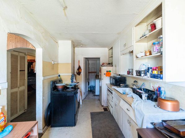 wichita-kansas-443187045 picture