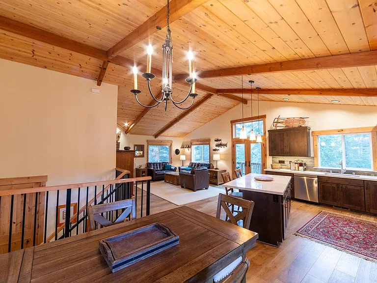 1150 Statford Way — Photo 4