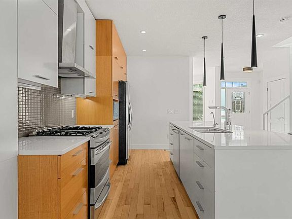 5th image of 4828 S 20th Ave NW