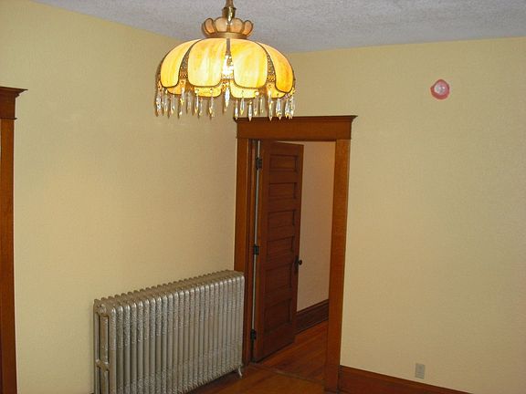 3rd image of 615 E 11th Ave