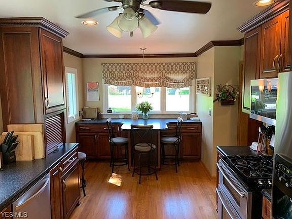 4th image of 7 Parkview Dr