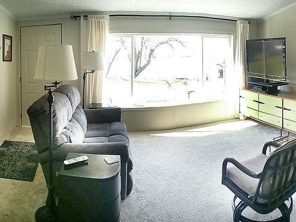 2nd image of 335 N 11th Ave