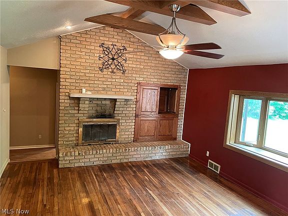 4th image of 2586 Revere Dr