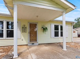 8565 Curtis Rd, Athens, AL 35614