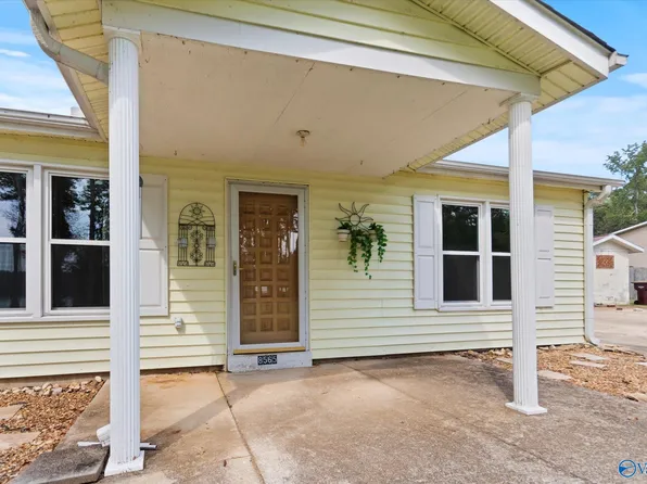 8565 Curtis Rd, Athens, AL 35614