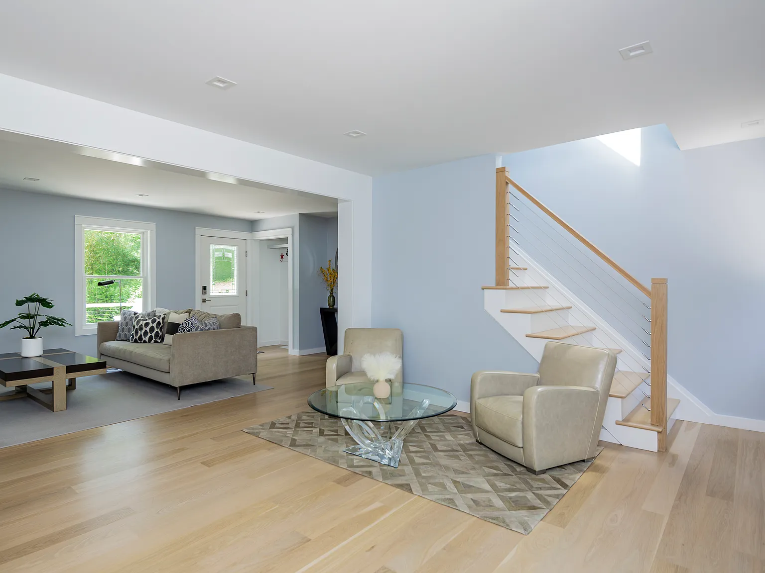 Close to East Hampton Bay Beaches with pool! — Photo 3