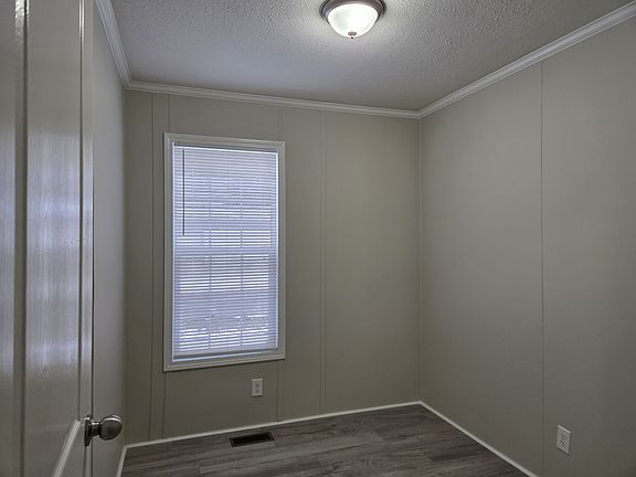 2nd image of 53 Carriage Lane Est