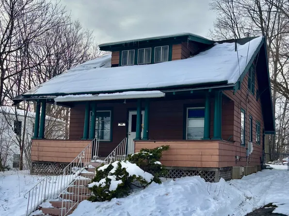 71 Dickinson Ave, Pittsfield, MA 01201