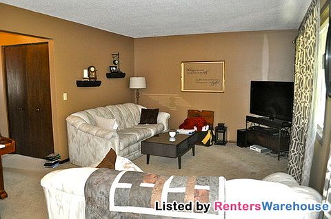 3rd image of 7521 Whitney Dr