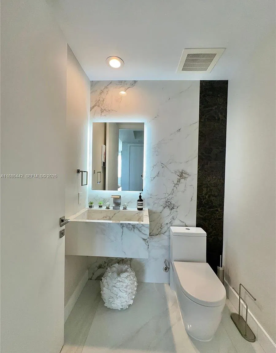 3 bed, 3.5 bath, 2327 sqft, $13,000 — Photo 4
