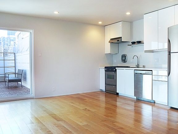 5th image of 1090 Montgomery St #104