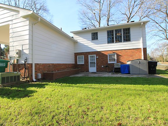 3rd image of 218 Kensington Dr