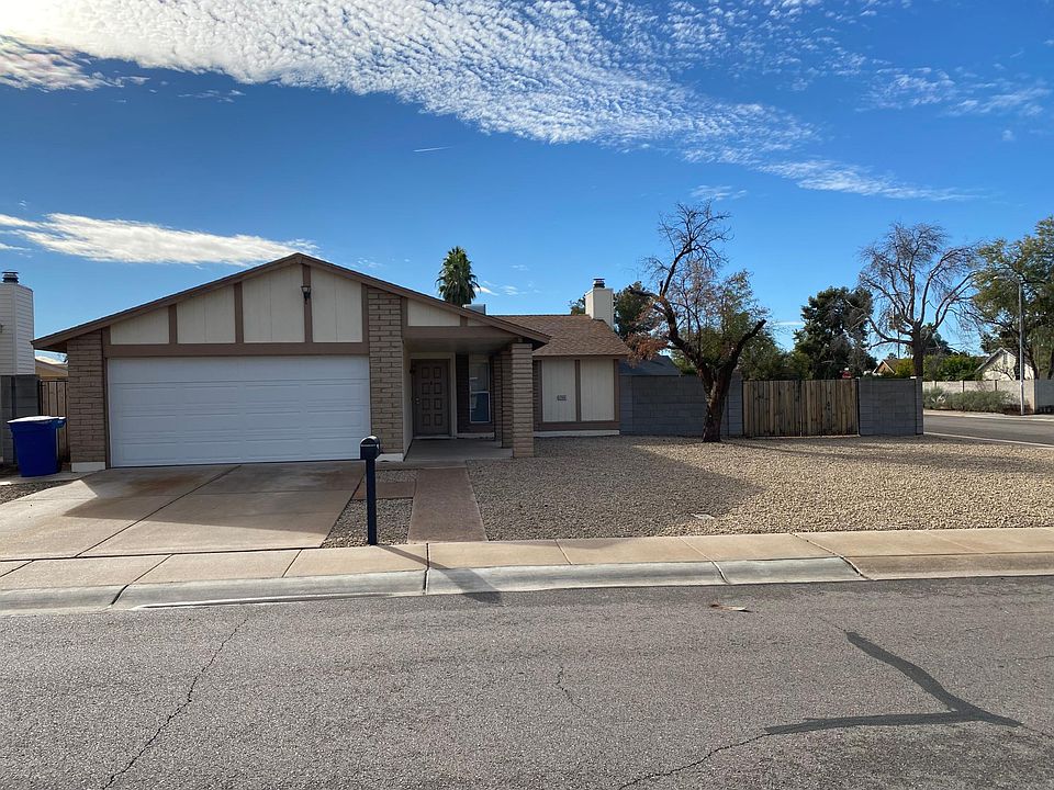 Front of Rosal, double RV gates, one in front and one accessed from ally