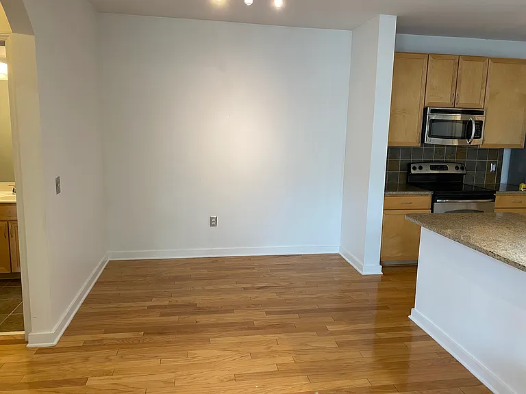 3000 Vanderbilt Pl #320 — Photo 42