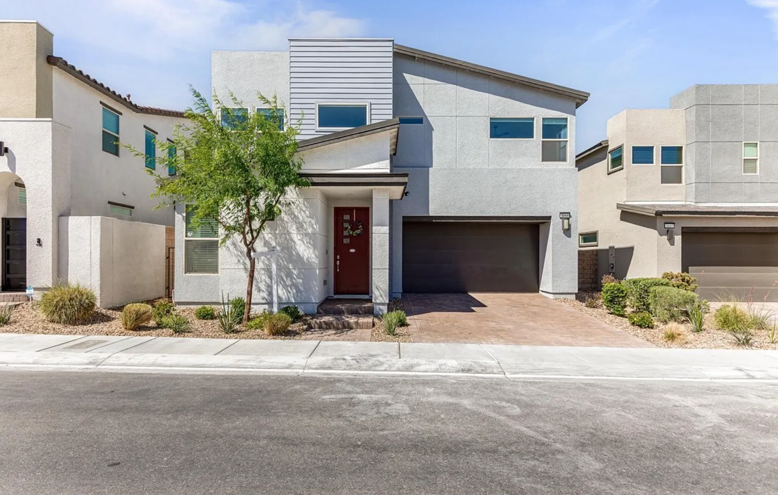 4 bed, 2736 sqft, $3,200 — Photo 1