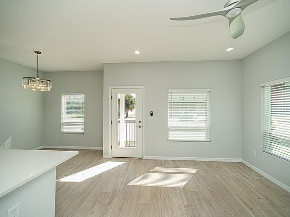 2nd image of 284 N Oak Ave