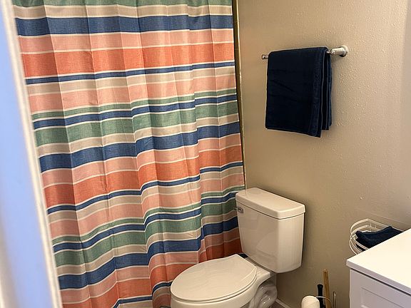 4th image of 900 Mountain Creek Rd APT V474