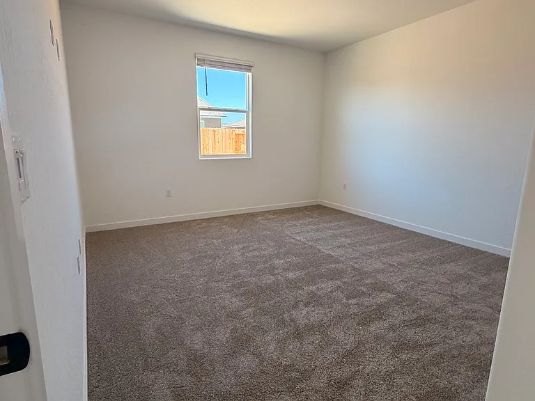 620 Riley Ave — Photo 7