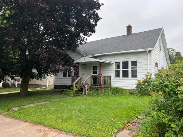 421 Diamond St, Iron River, MI 49935