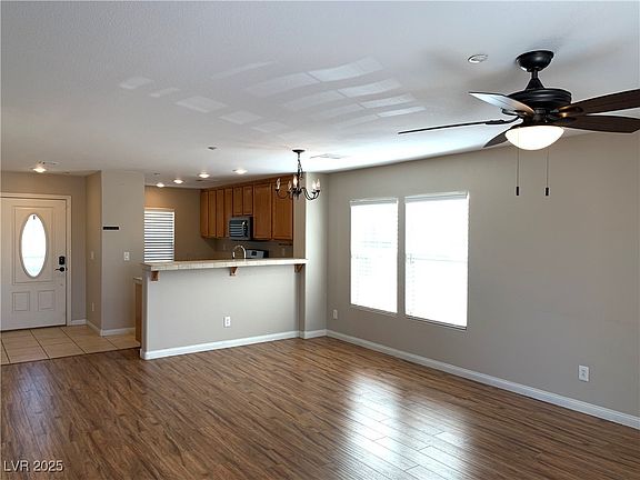 3rd image of 1152 Paradise Desert Ave