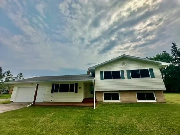 303 1st St SW, Baudette, MN 56623