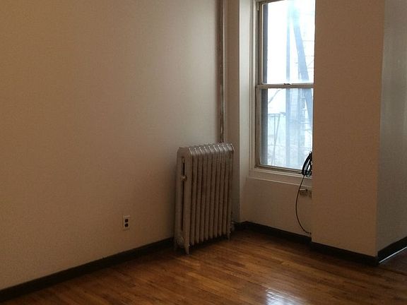 4th image of 394 1st St APT 1B