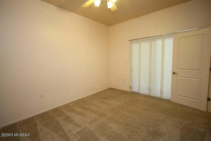 2010 E River Rd #101 — Photo 7