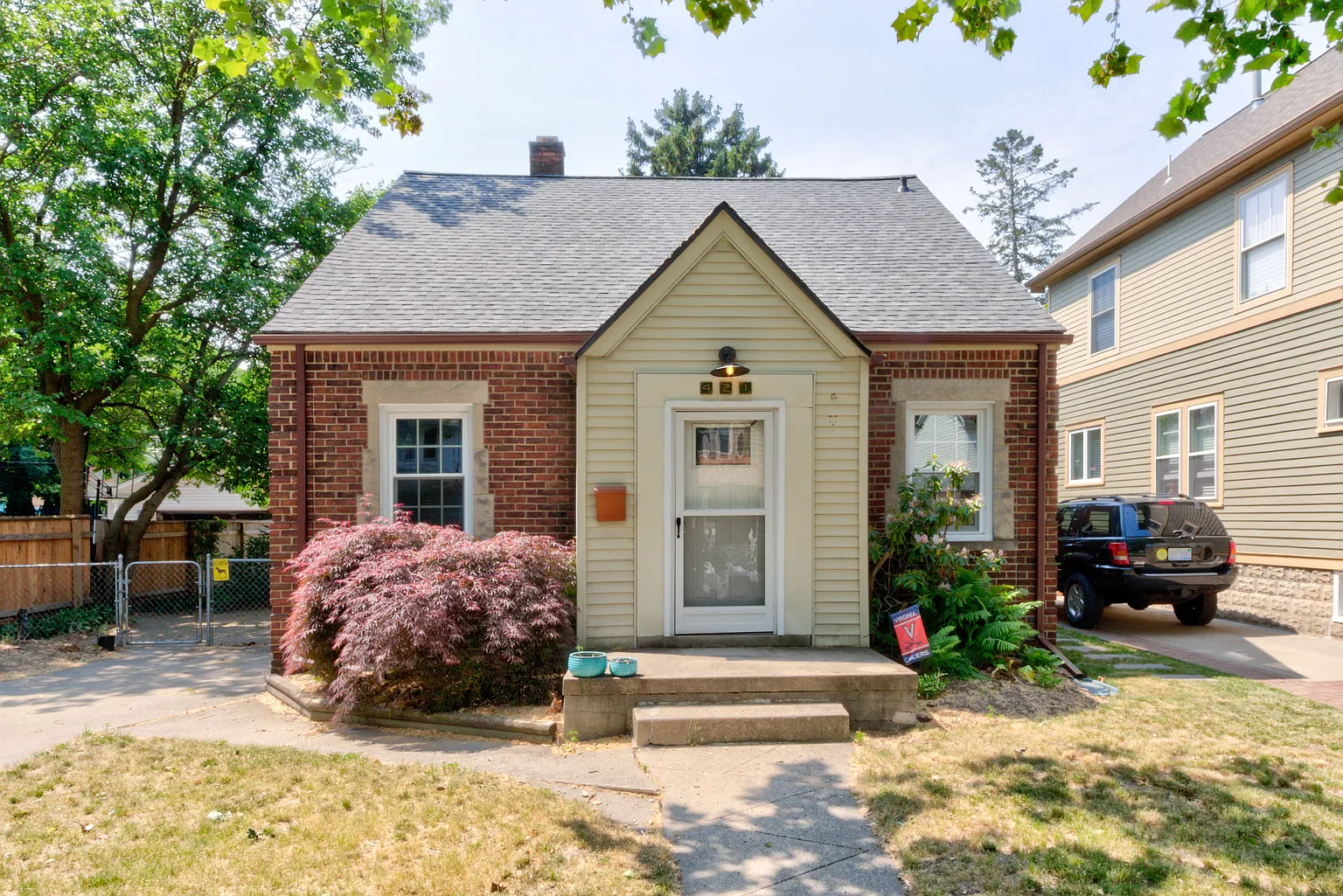 421 W Hazelhurst St photo 1
