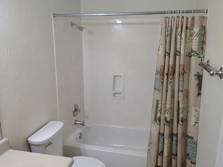 382 Lake Washington Dr — Photo 11