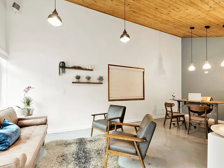 Leasing Office