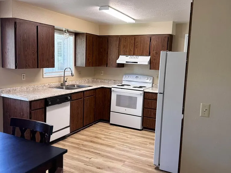 306 Ridgeway Dr #A — Photo 7