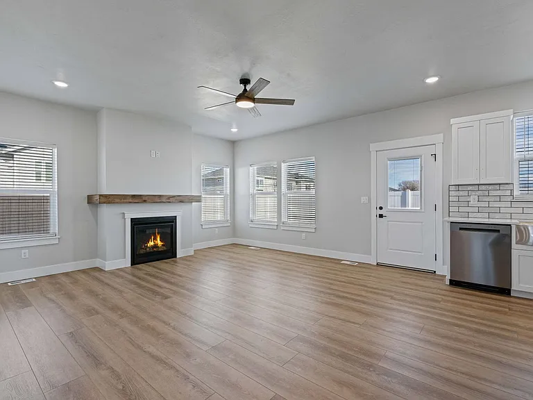 529 S Cutler Ave — Photo 9