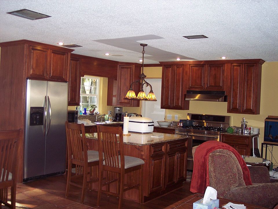 2nd image of 522 SE 19th St